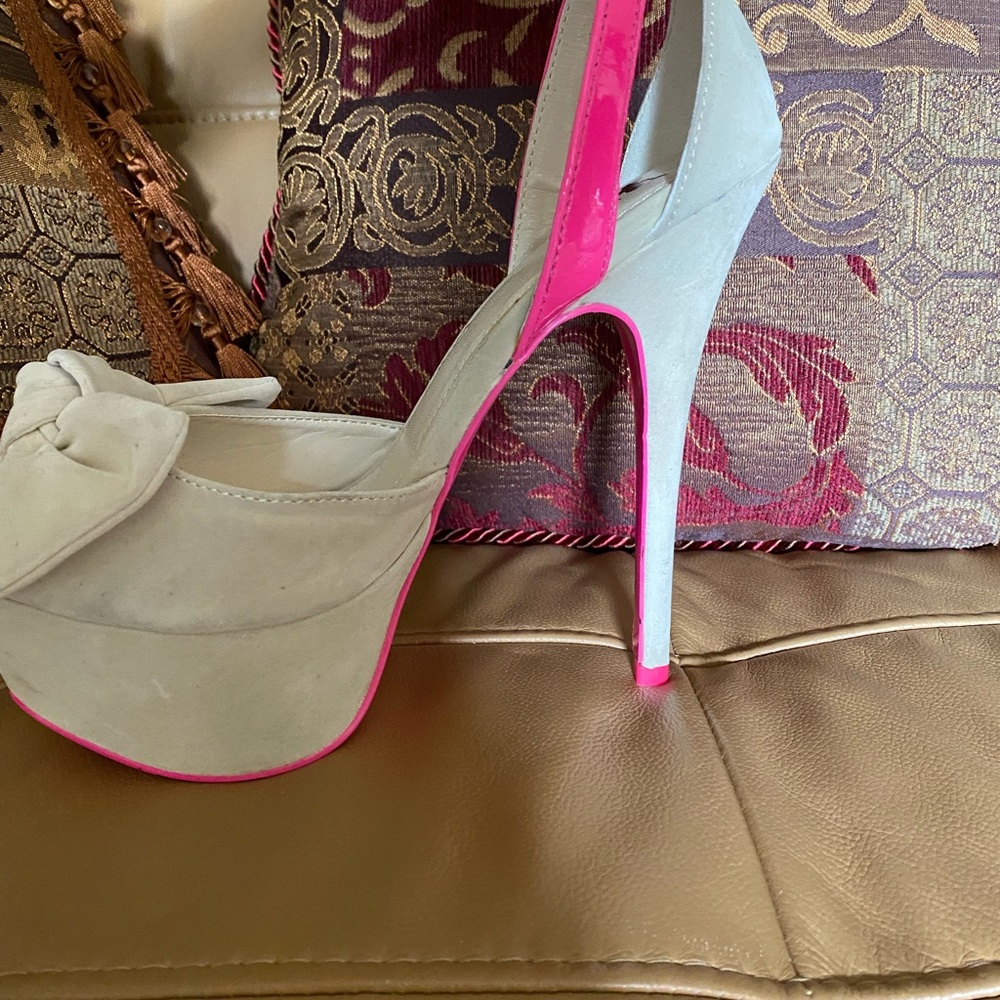 Shoes - Picture 4 of 4